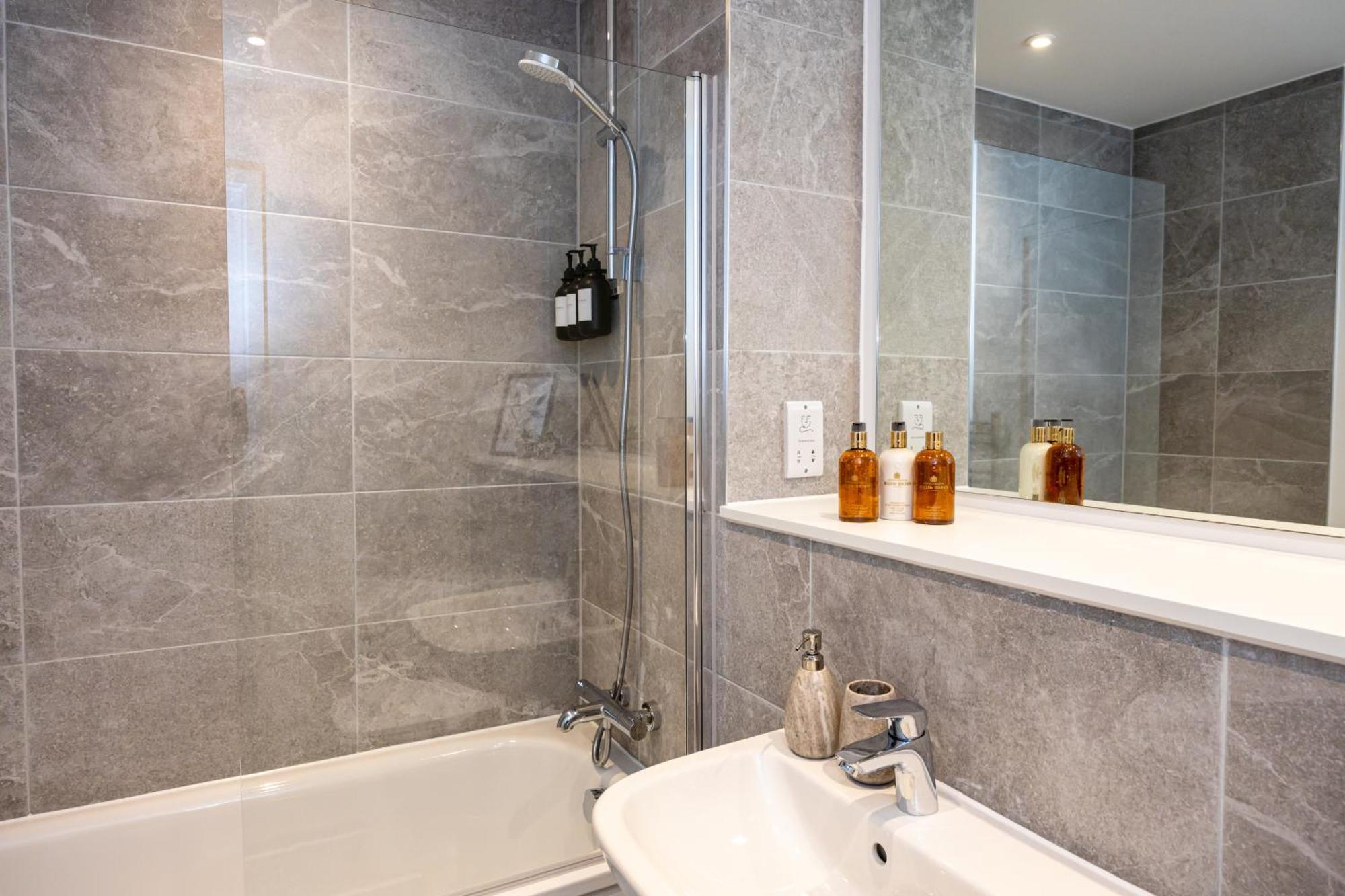Pet Friendly 2Br Near Station By Asquare Letting Διαμέρισμα Μάντσεστερ Εξωτερικό φωτογραφία