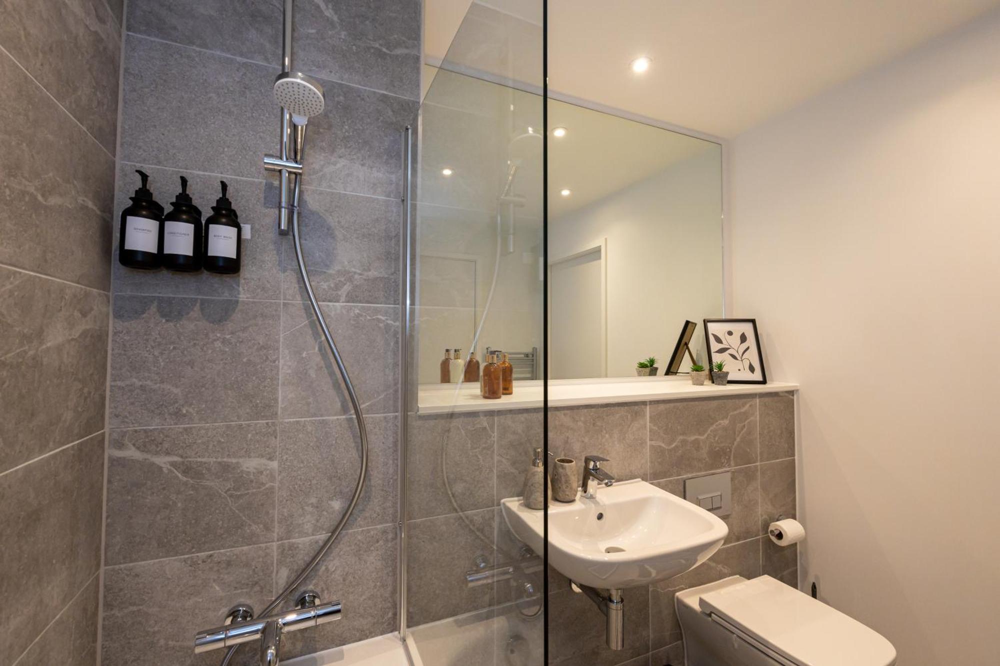 Pet Friendly 2Br Near Station By Asquare Letting Διαμέρισμα Μάντσεστερ Εξωτερικό φωτογραφία